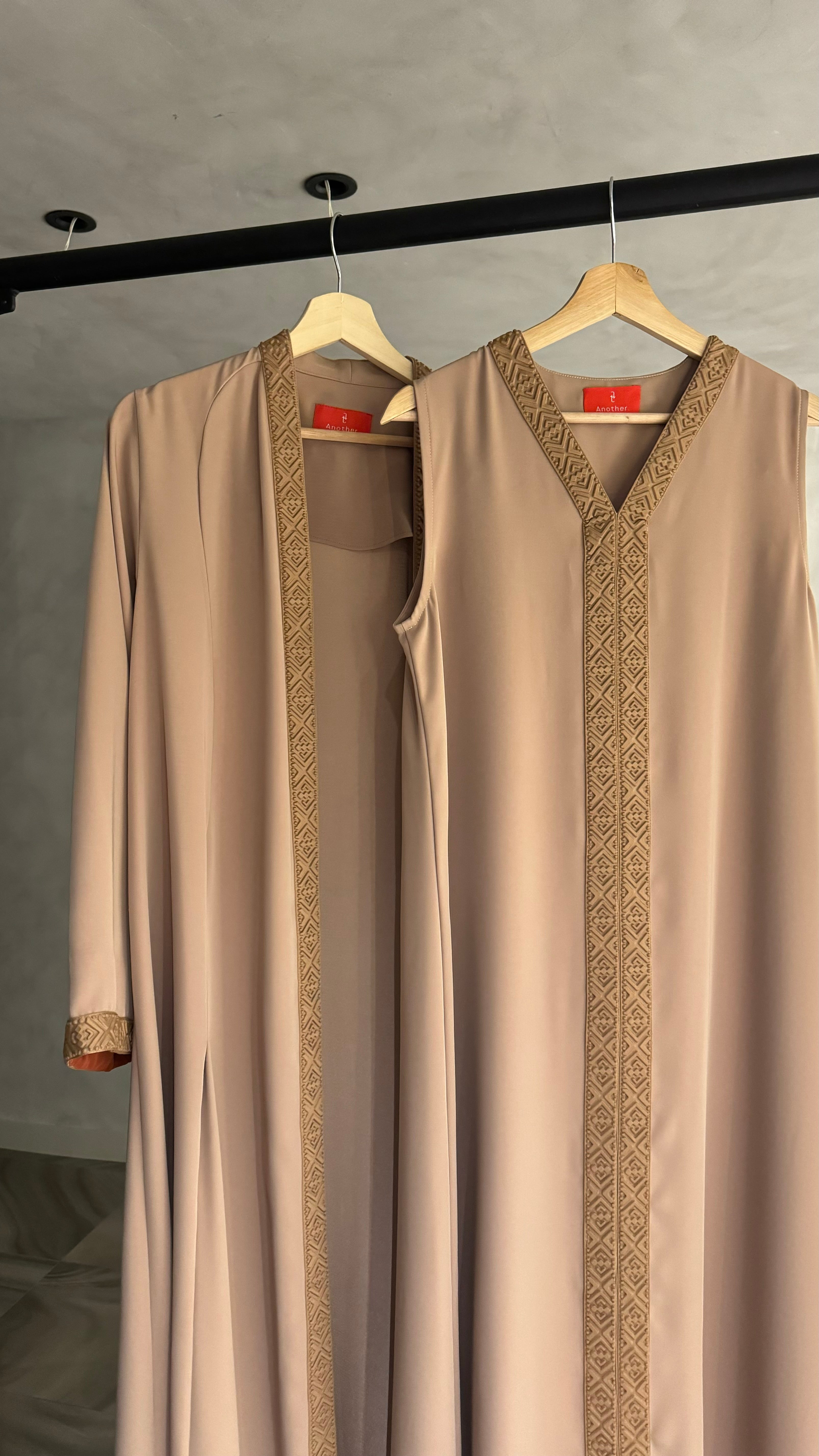 TRIMMING ABAYA AND INNER SET